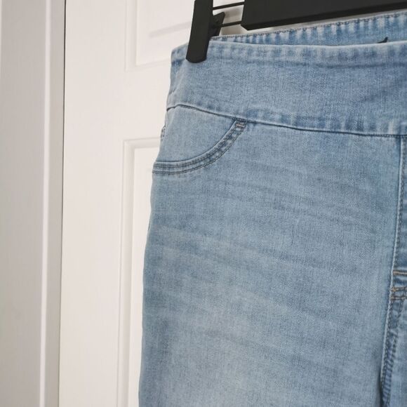 2/$40 Thyme maternity jeans size L - Picture 2 of 4